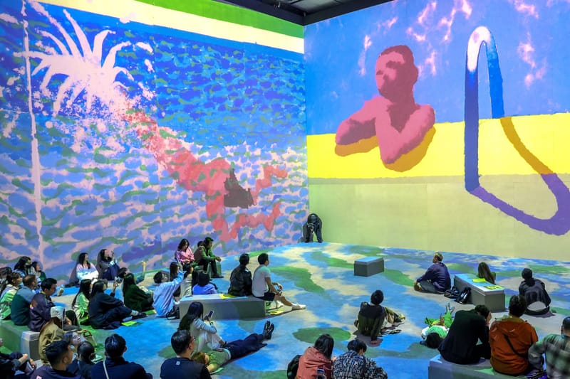 走进 David Hockney 上海沉浸式艺术展