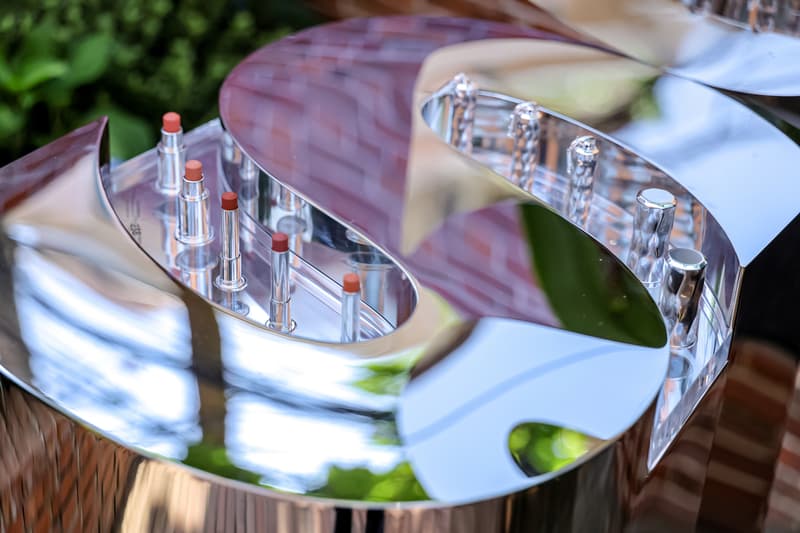 SPOSH 似泊开拓户外美妆新领域，呈现钛金属概念产品