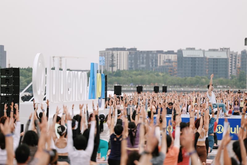 lululemon 于上海西岸举办千人瑜伽活动，庆祝 Align™ 十周年
