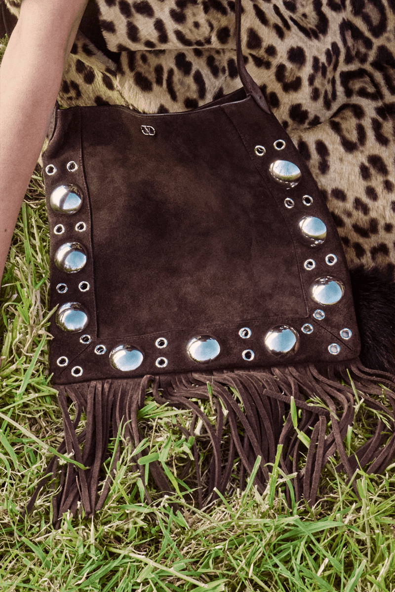 嬉皮风格再进化！Valentino 推出全新 Nellcôte 手袋系列