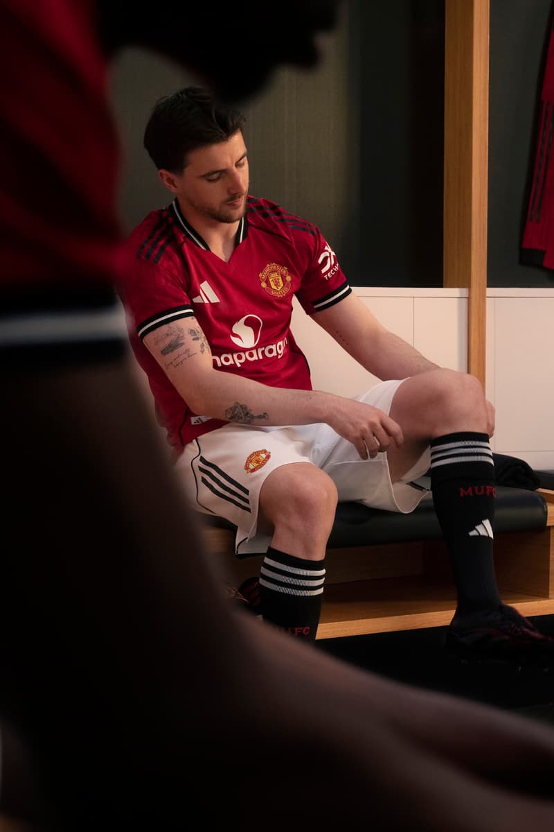 adidas 携手 Manchester United 发布 2025/26 赛季主场球衣