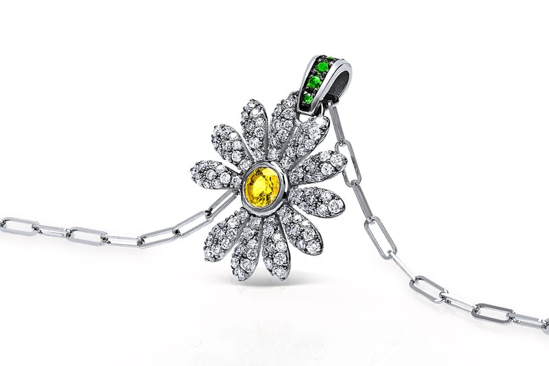 Jacob & Co. 攜手 G-Dragon 推出全新 PEACEMINUSONE Pendant 联名雛菊吊墜系列