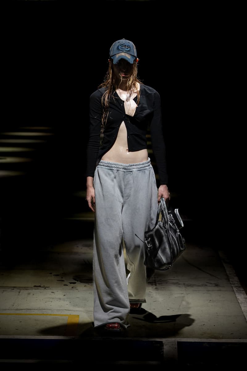 CAMPERLAB 于巴黎男装周发布全新 2026 春夏系列