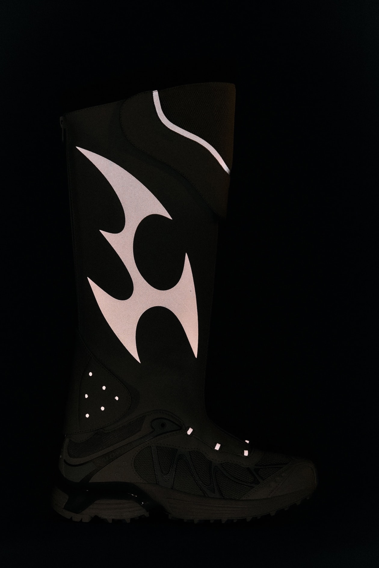 闪耀巴黎！Salomon 携手 Hypebeast 打造「Road to the Future」特别纪录片