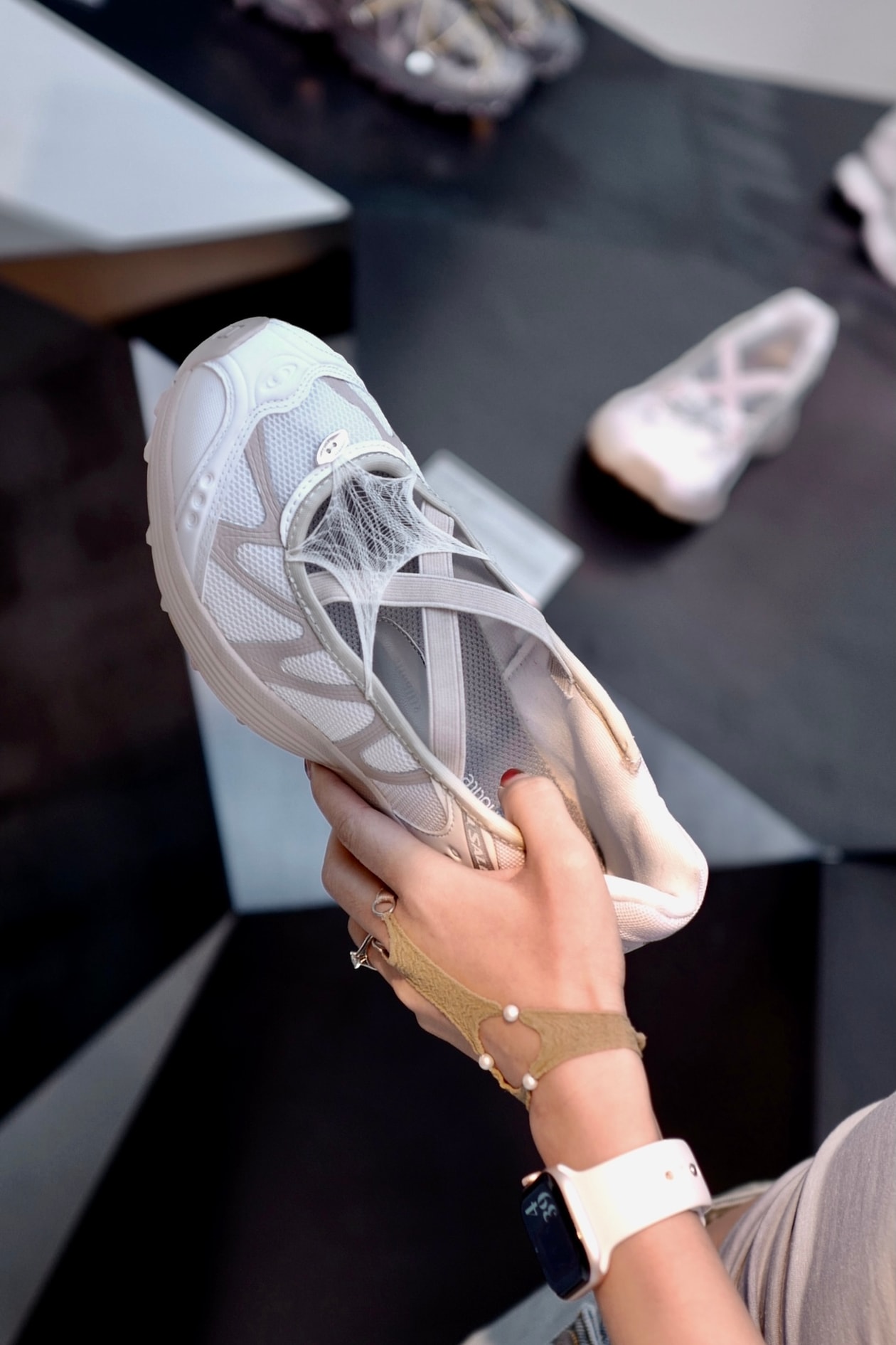 闪耀巴黎！Salomon 携手 Hypebeast 打造「Road to the Future」特别纪录片