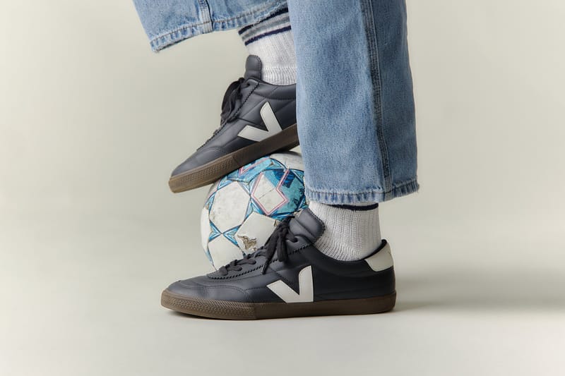 VEJA 推出 PANENKA 2025 秋冬系列