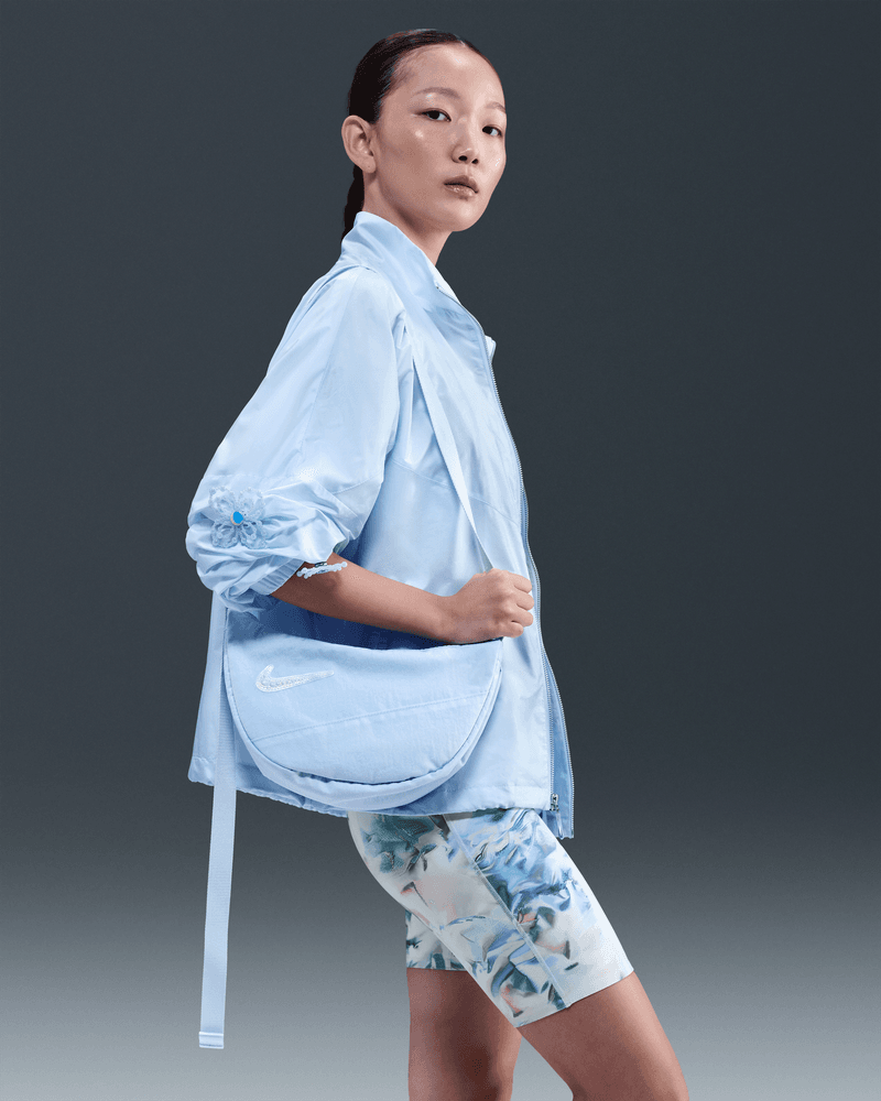 耐克携手 SUSAN FANG 合作女性艺术家系列，礼赞运动的自然之力