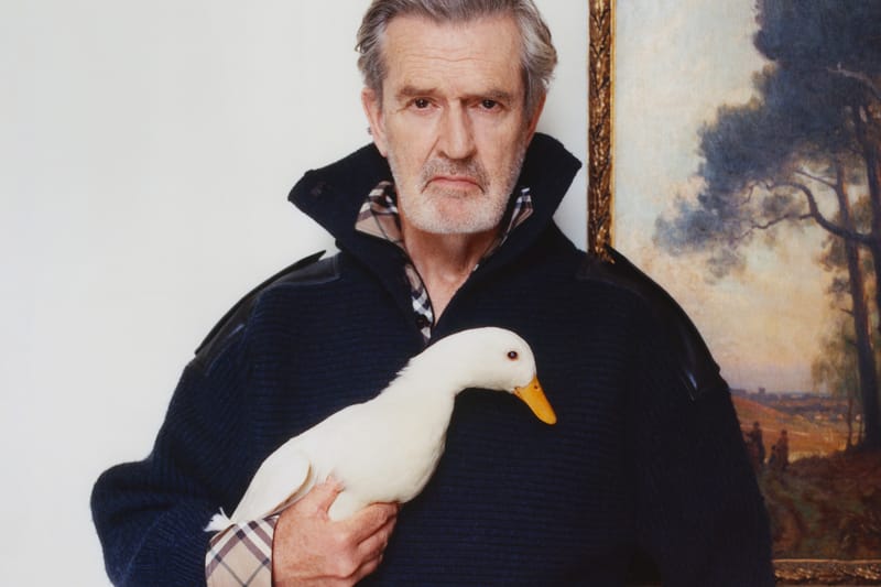 Burberry 隆重呈献 2025 冬季宣传大片《庄园漫游》