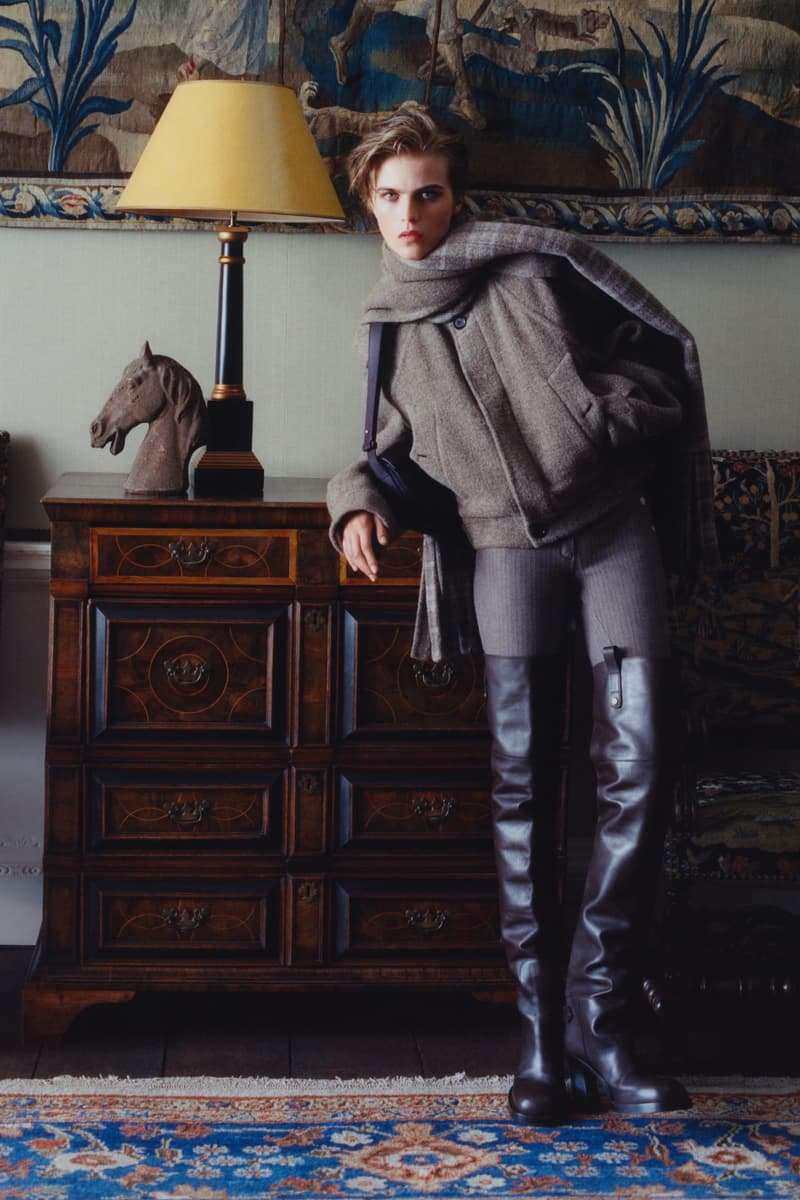 Burberry 隆重呈献 2025 冬季宣传大片《庄园漫游》