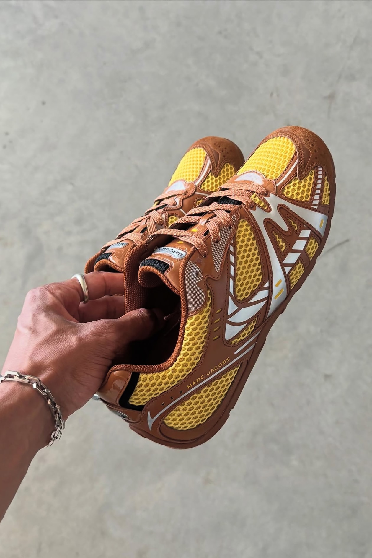 Footwear “Mercenaries”: The Disruptive Force Operating Outside the Brands 鞋履界的「雇佣兵」：游离于品牌体系之外的颠覆力量