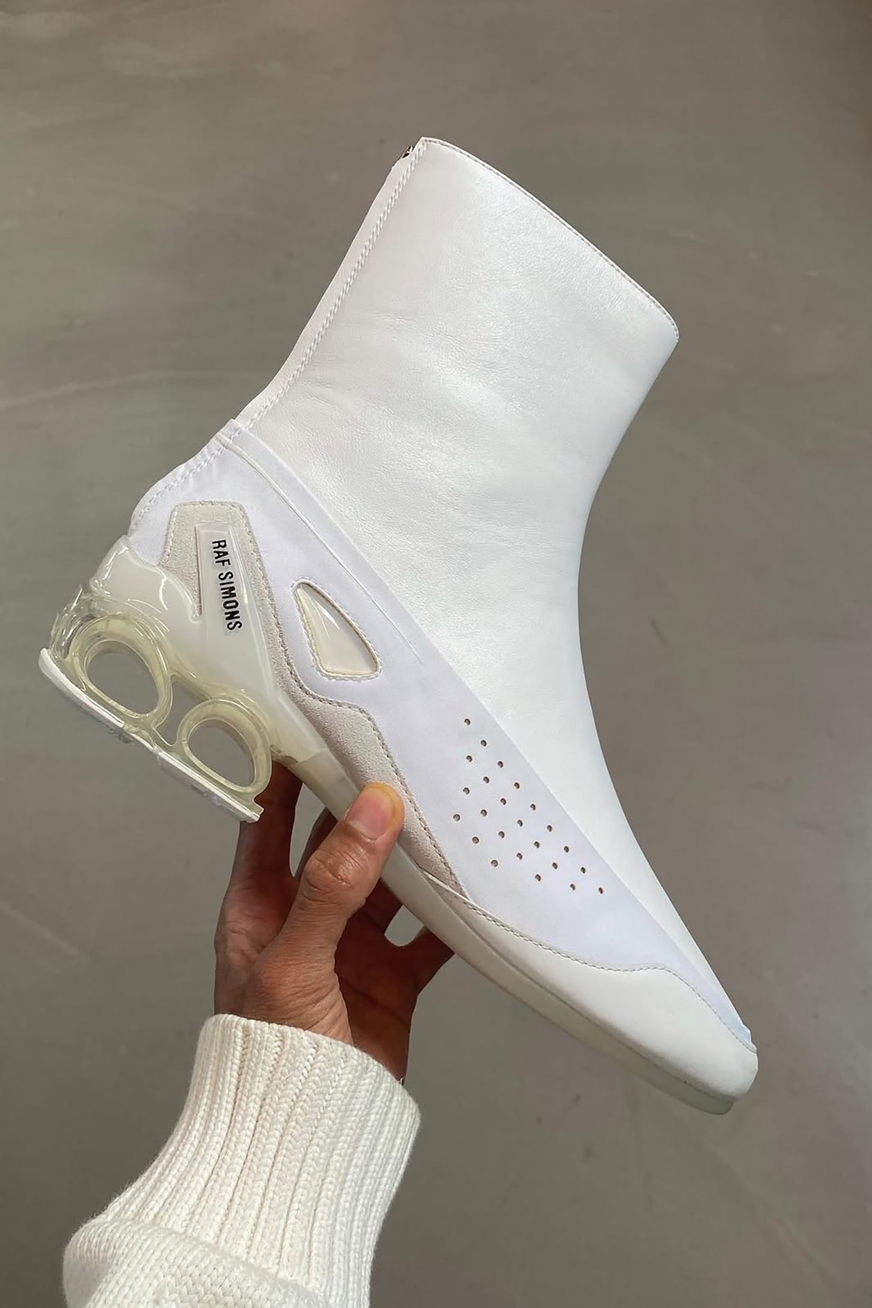 Footwear “Mercenaries”: The Disruptive Force Operating Outside the Brands 鞋履界的「雇佣兵」：游离于品牌体系之外的颠覆力量