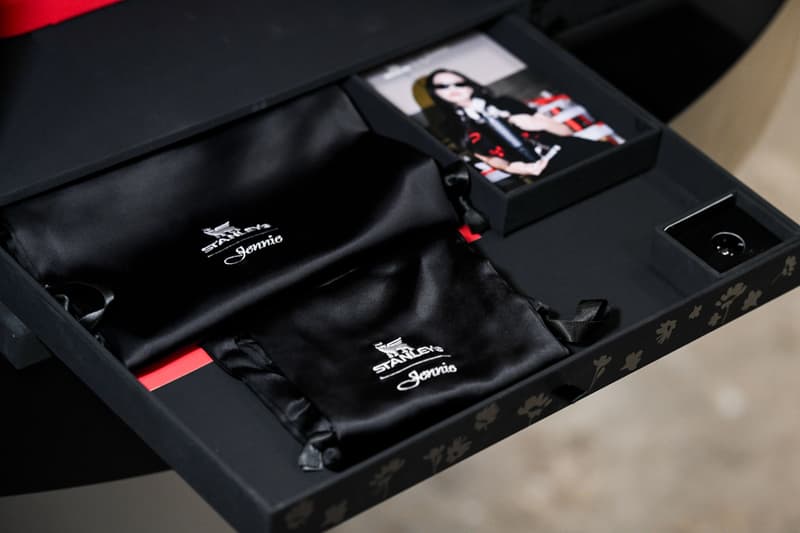 Stanley 1913 携手 JENNIE 推出联名水杯系列