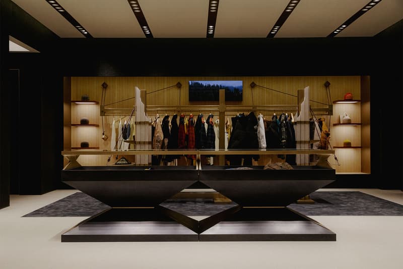 走进 UPPERVOID 上海万象城全新店铺