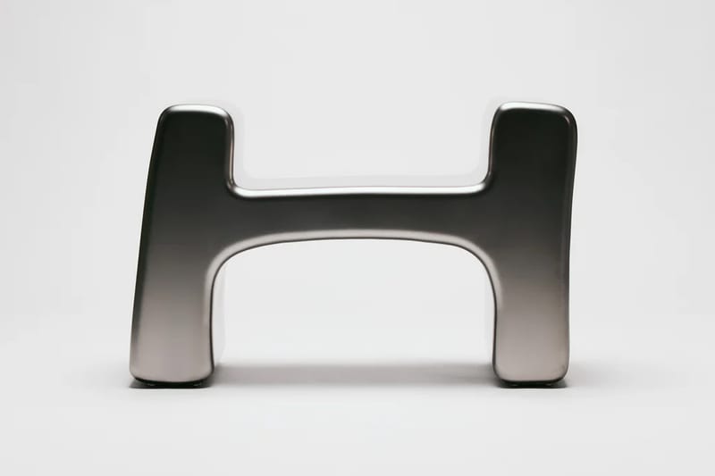 Stefon Diggs 发布家居艺术家具系列「Si Vis Pacem」