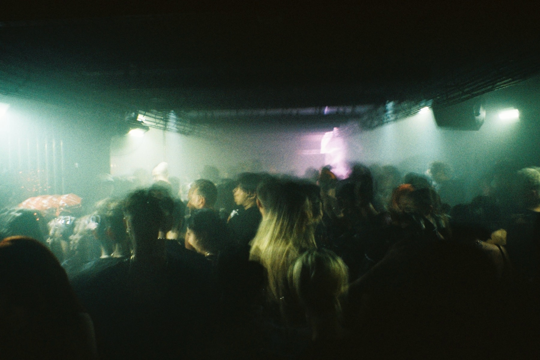 Through the Lens：一个外国摄影师镜头里的中国地下俱乐部视觉档案