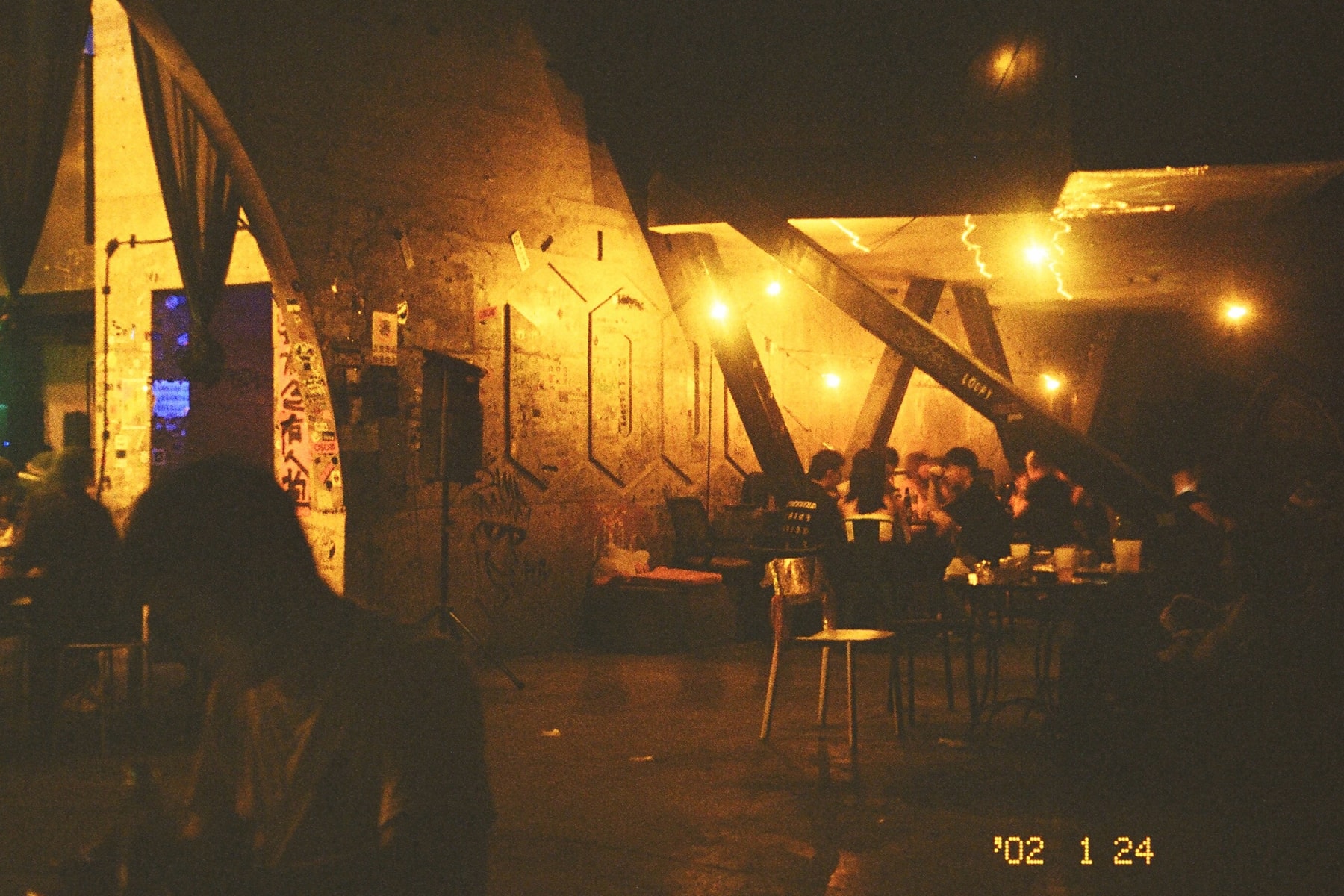 Through the Lens：一个外国摄影师镜头里的中国地下俱乐部视觉档案