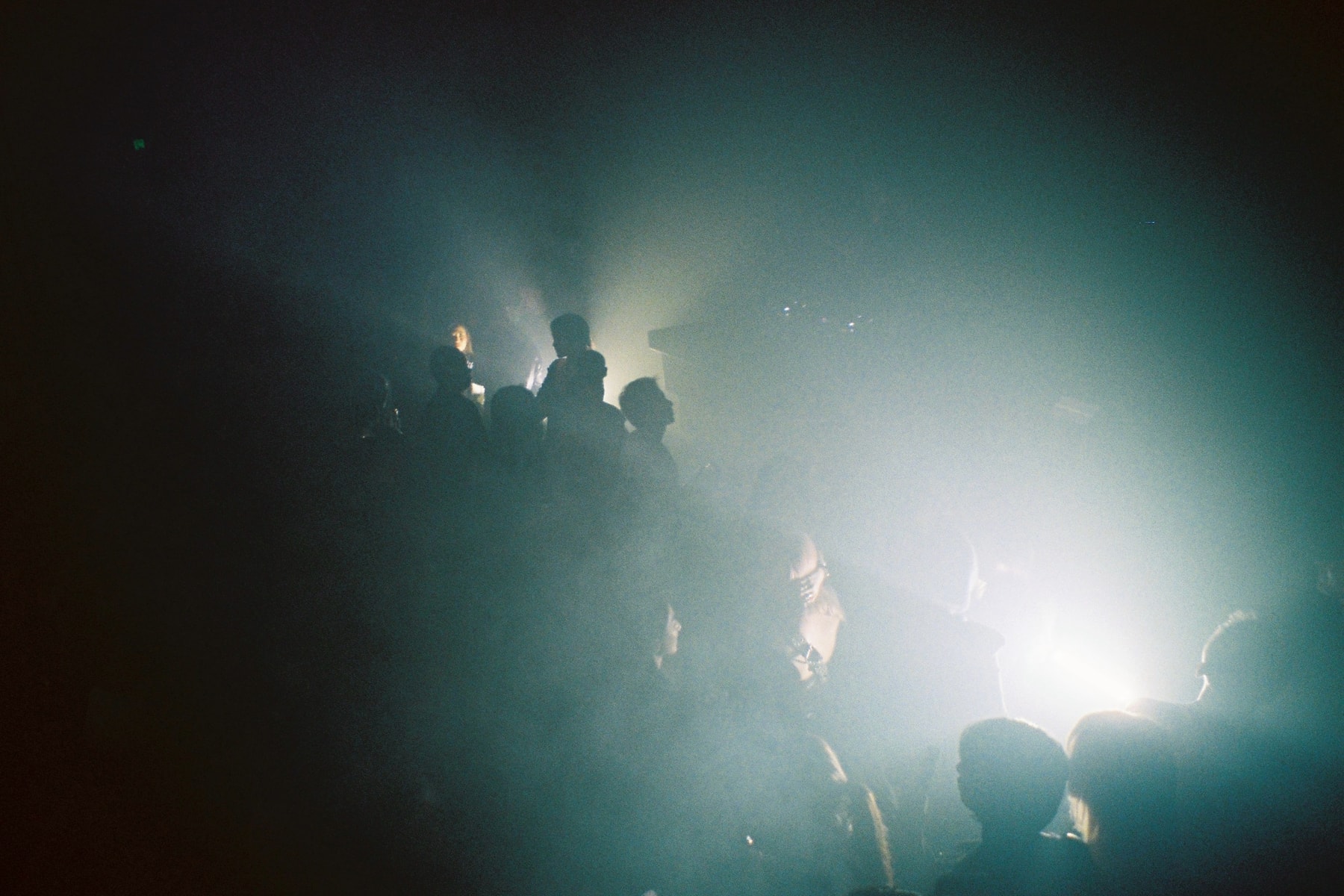 Through the Lens：一个外国摄影师镜头里的中国地下俱乐部视觉档案