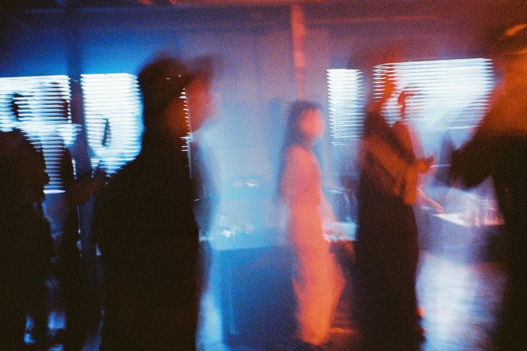 Through the Lens:一个外国摄影师镜头里的中国地下俱乐部视觉档案