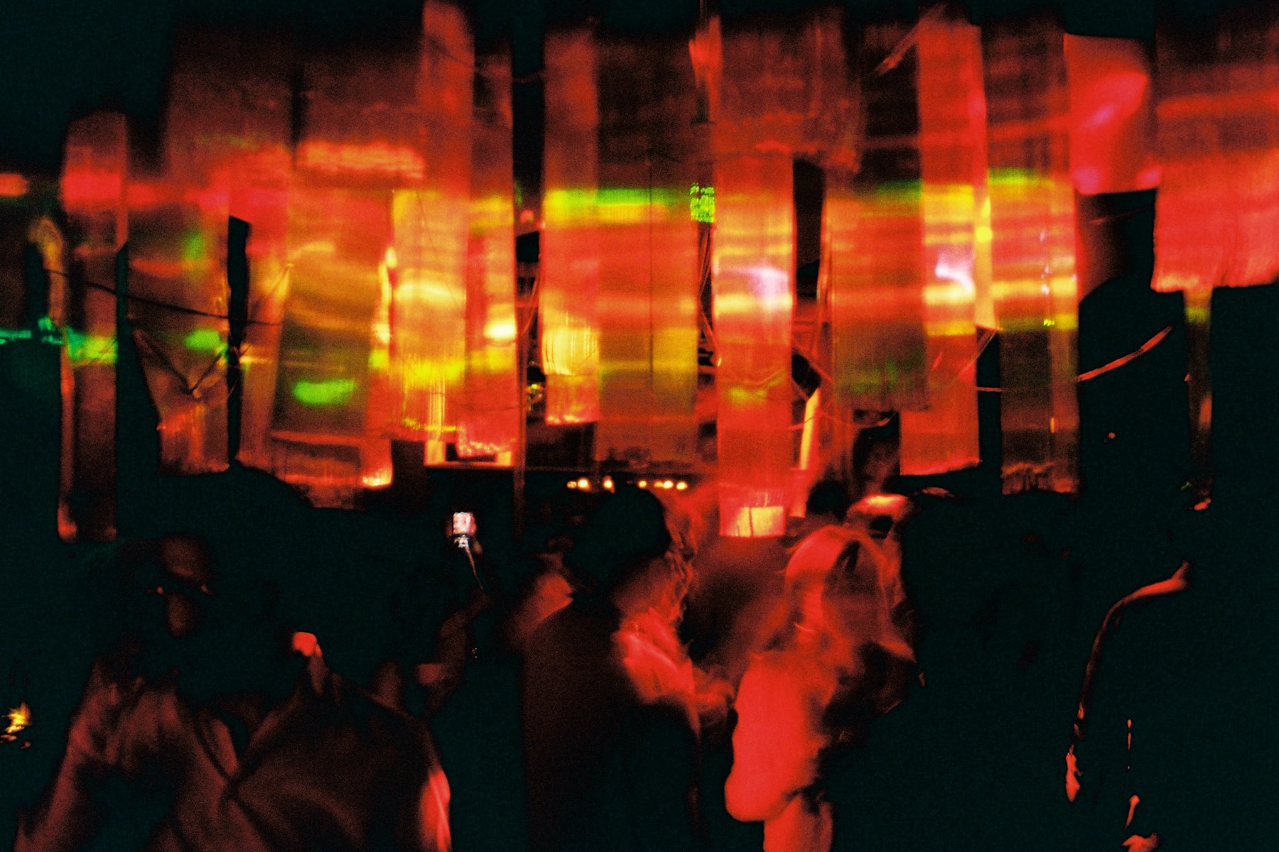 Through the Lens：一个外国摄影师镜头里的中国地下俱乐部视觉档案