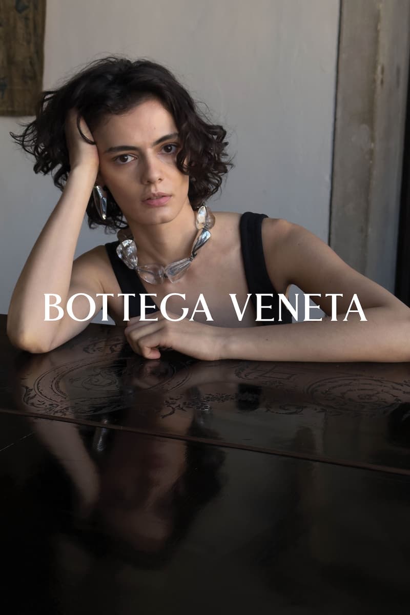 Bottega Veneta 携 Juergen Teller 发布 2026 夏季大片