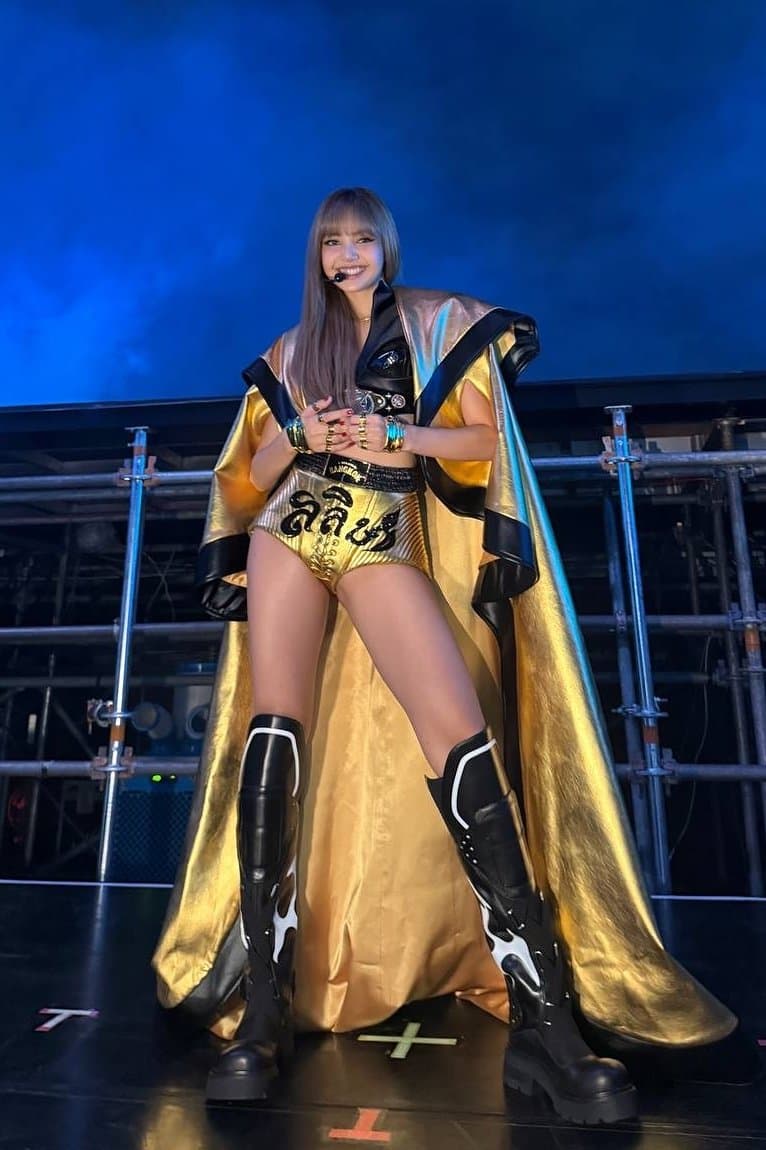 EMPTY BEHAVIOR 为 Lisa 打造世界巡演专属定制鞋款