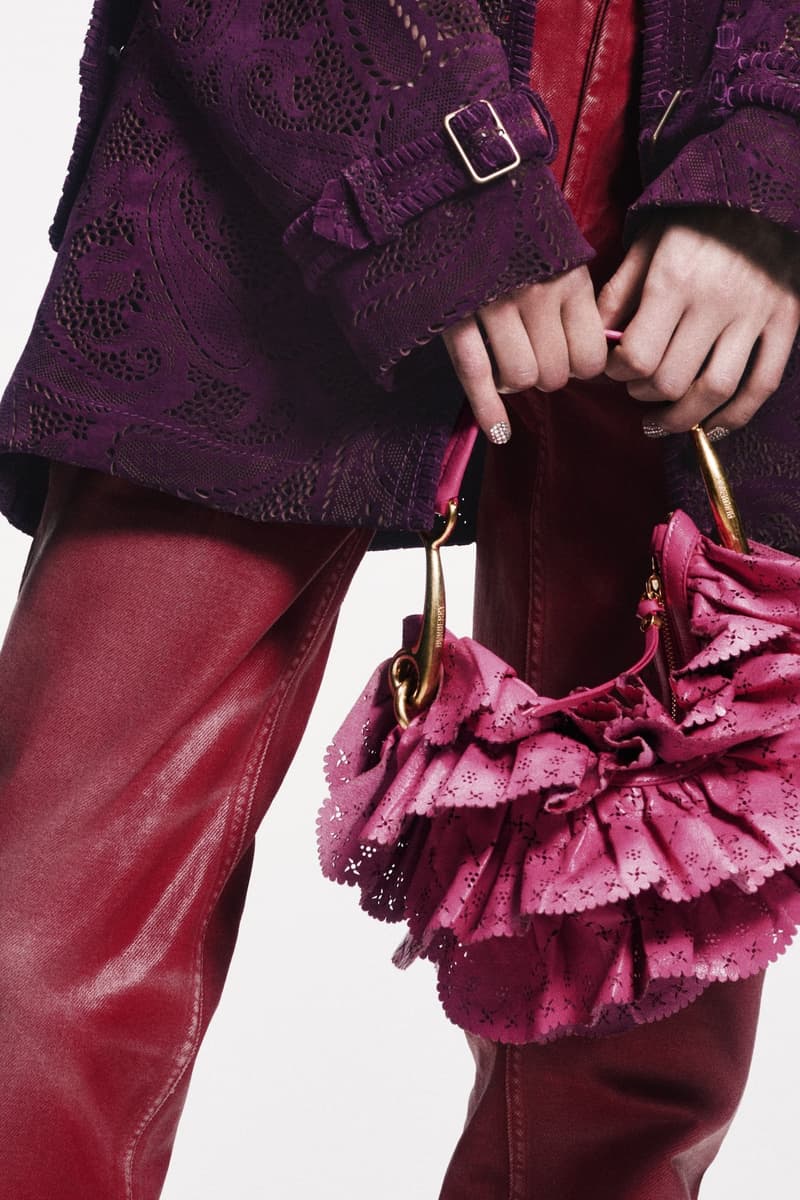 Burberry 呈献 2026 夏季系列广告大片