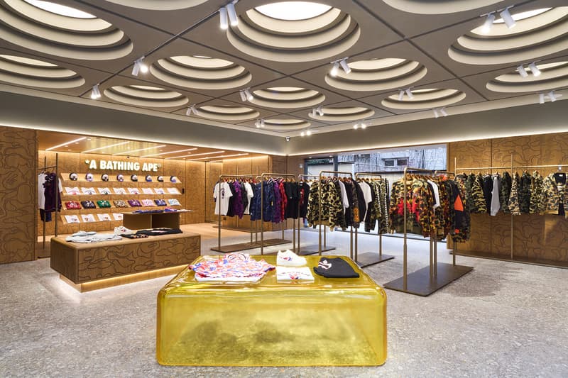 走进 BAPE STORE® DOSAN 首尔旗舰店