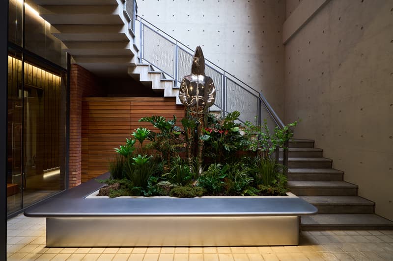 走进 BAPE STORE® DOSAN 首尔旗舰店