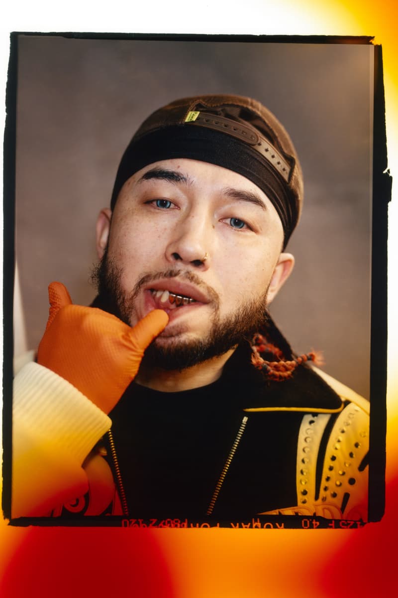 马海伦发布记录新疆地下说唱社群的摄影 Zine《YAXLAR》