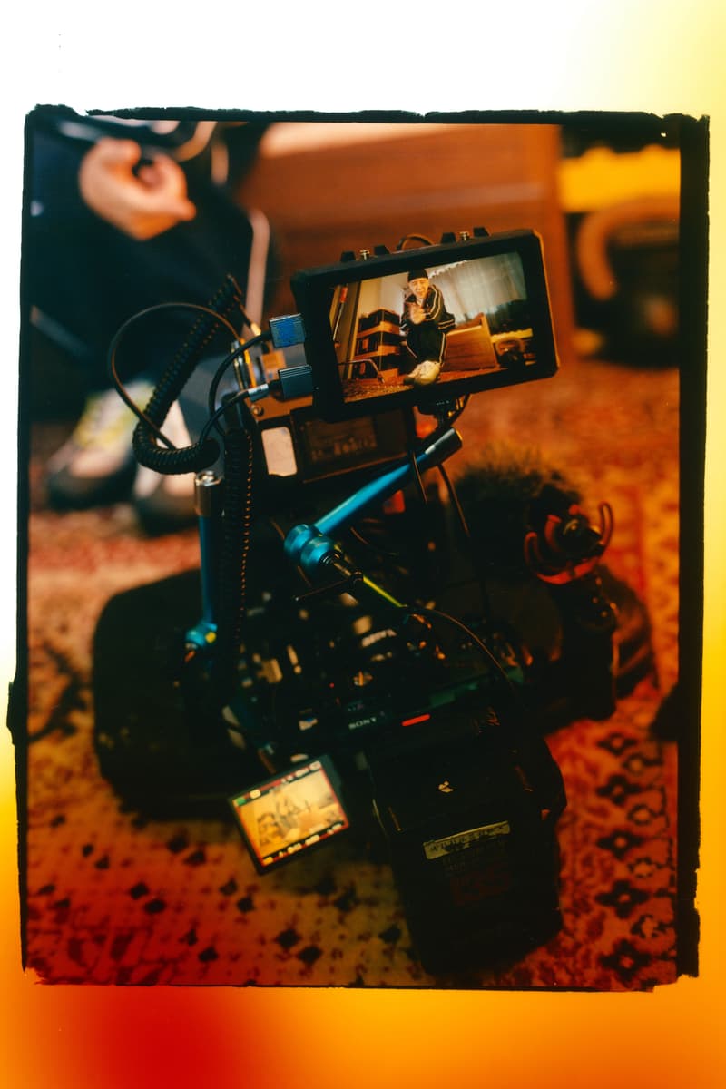 马海伦发布记录新疆地下说唱社群的摄影 Zine《YAXLAR》