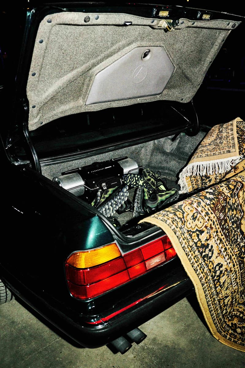 马海伦发布记录新疆地下说唱社群的摄影 Zine《YAXLAR》