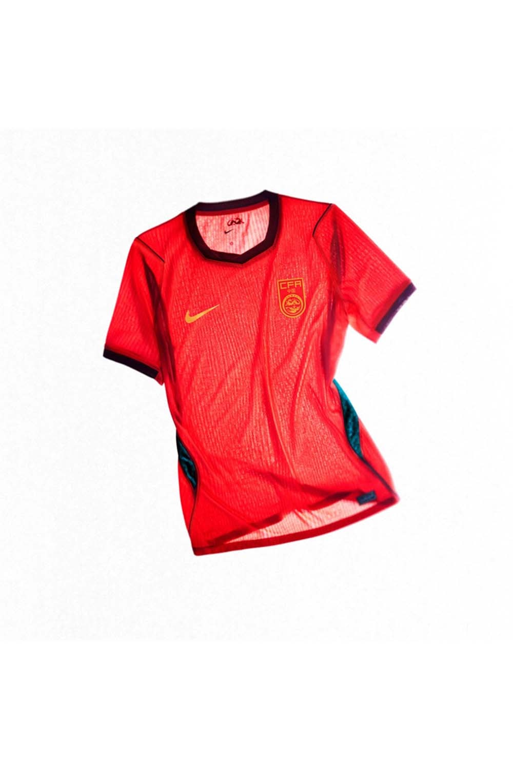 世界杯哨响之前，足球的运行方式就已经被 Nike 改写？