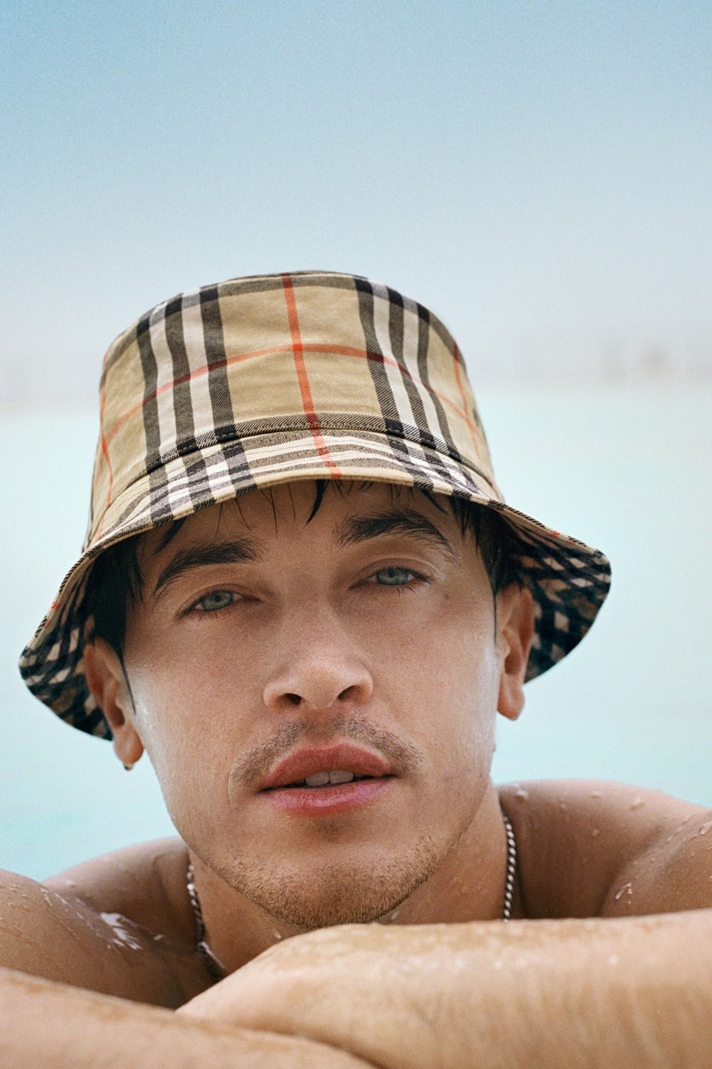Burberry 呈献 2026 仲夏系列广告大片
