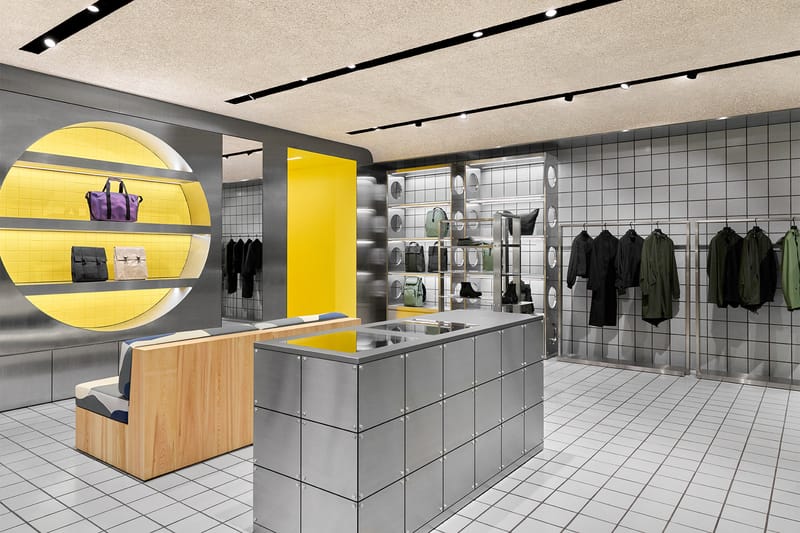 Rains 亚洲首家旗舰店插旗上海