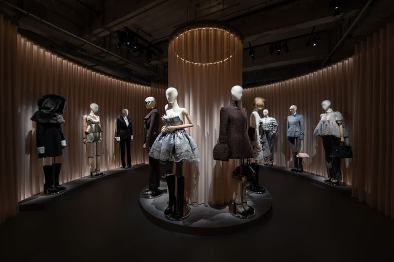 走进「McQueen: 表象之下」上海沉浸式展览