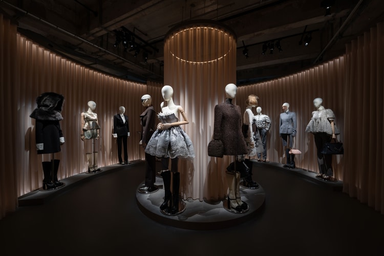 走进「McQueen: 表象之下」上海沉浸式展览