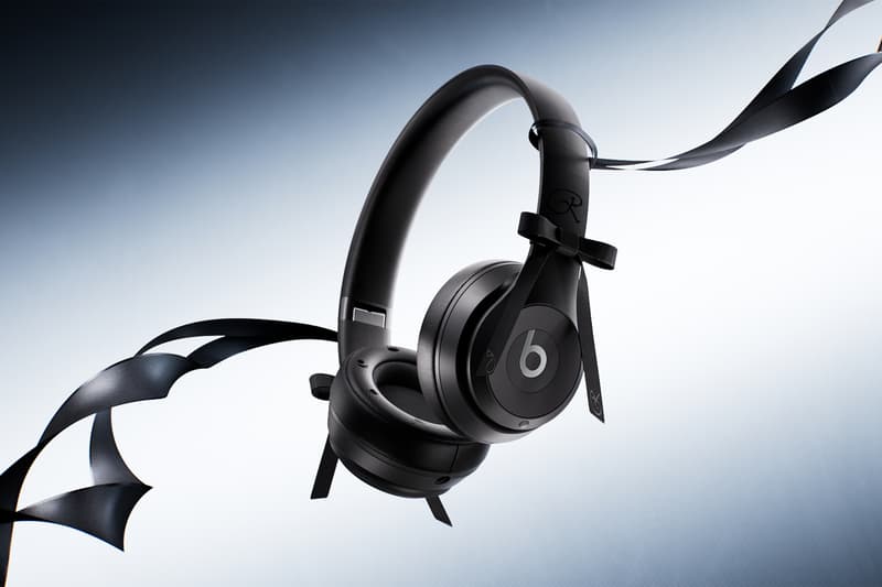 Beats 携手 JENNIE 带来玛瑙黑特别版头戴式耳机