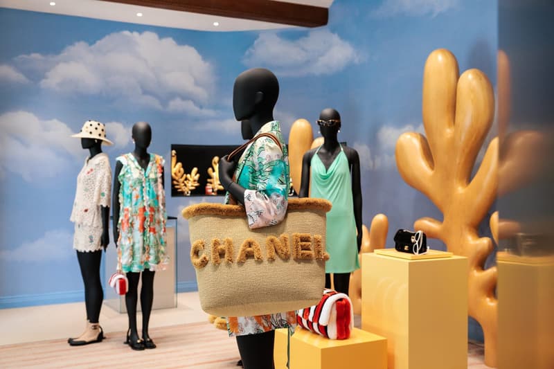 走进 CHANEL COCO BEACH 2026 系列上海限时精品店