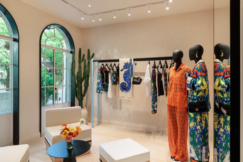 走进 CHANEL COCO BEACH 2026 系列上海限时精品店