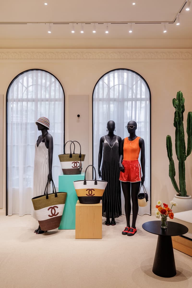 走进 CHANEL COCO BEACH 2026 系列上海限时精品店