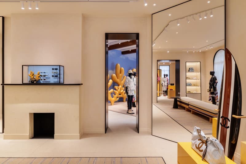 走进 CHANEL COCO BEACH 2026 系列上海限时精品店