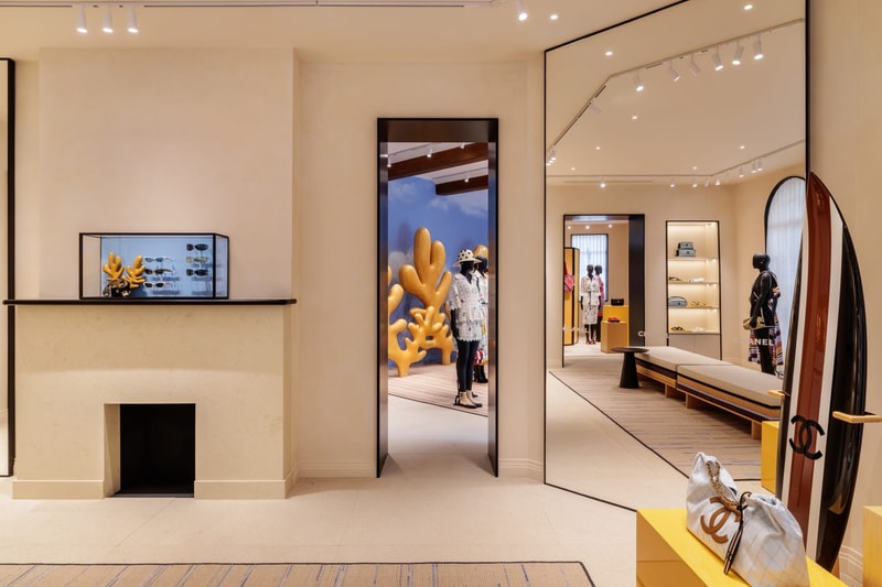 走进 CHANEL COCO BEACH 2026 系列上海限时精品店