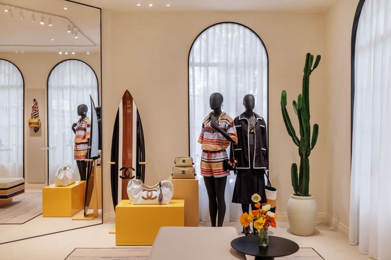 走进 CHANEL COCO BEACH 2026 系列上海限时精品店