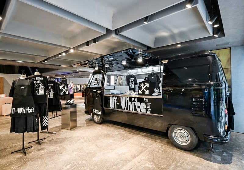 Off-White™ x Bizy Boy 联名系列登陆 I.T 上海新天地