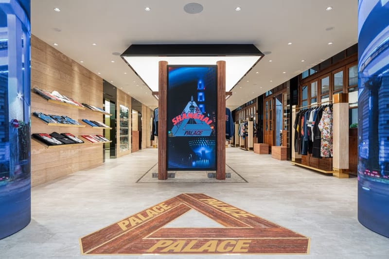 走進 Palace Skateboards 上海店铺