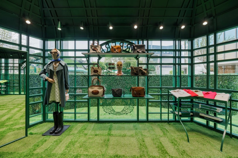 Burberry 于上海恒隆广场揭幕「盛夏秘境」限时精品店
