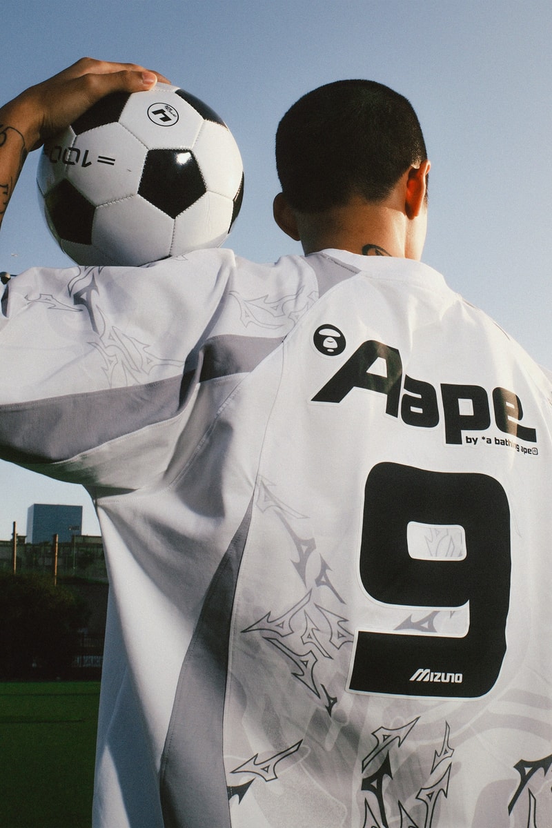 AAPE 携手 MIZUNO 推出全新联名系列