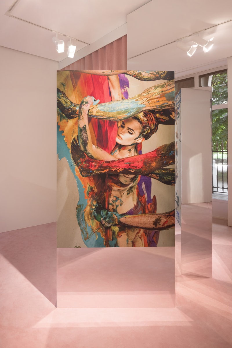 Carlijn Jacobs 作品 Acne Paper《Autoportrait》于巴黎展出