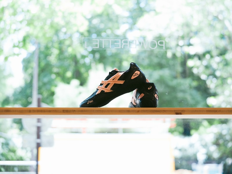ASICS SportStyle 携手 EMPTY BEHAVIOR 于巴黎呈现 HYPERSYNC 联名首发文化体验