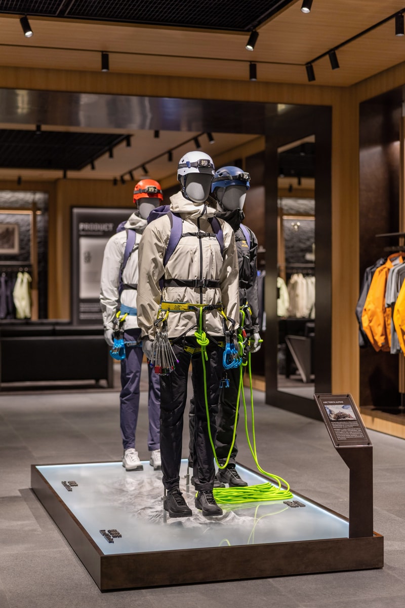 走进 ARC'TERYX 成都 SKP 店